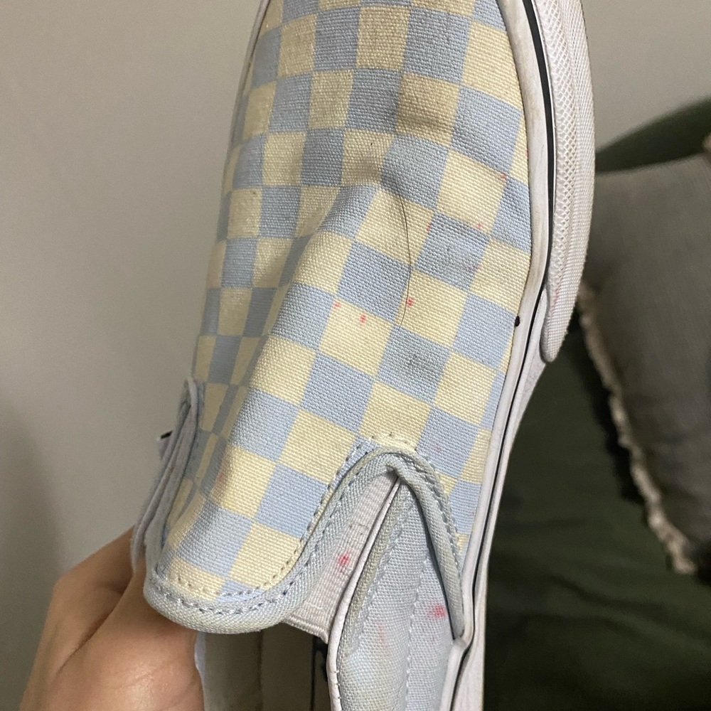 Check vans - Picture 3 of 5